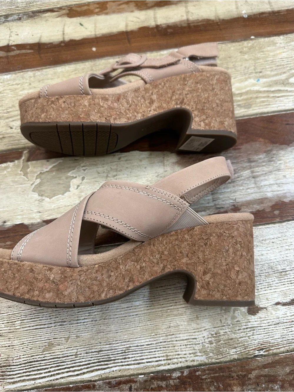 Clarks Collection Women's Nerisa Pace Leather Wedges Sand - 7 Medium